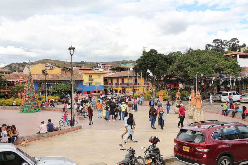 Ráquira: el pueblo de barro y colores que es la capital artesanal de Colombia