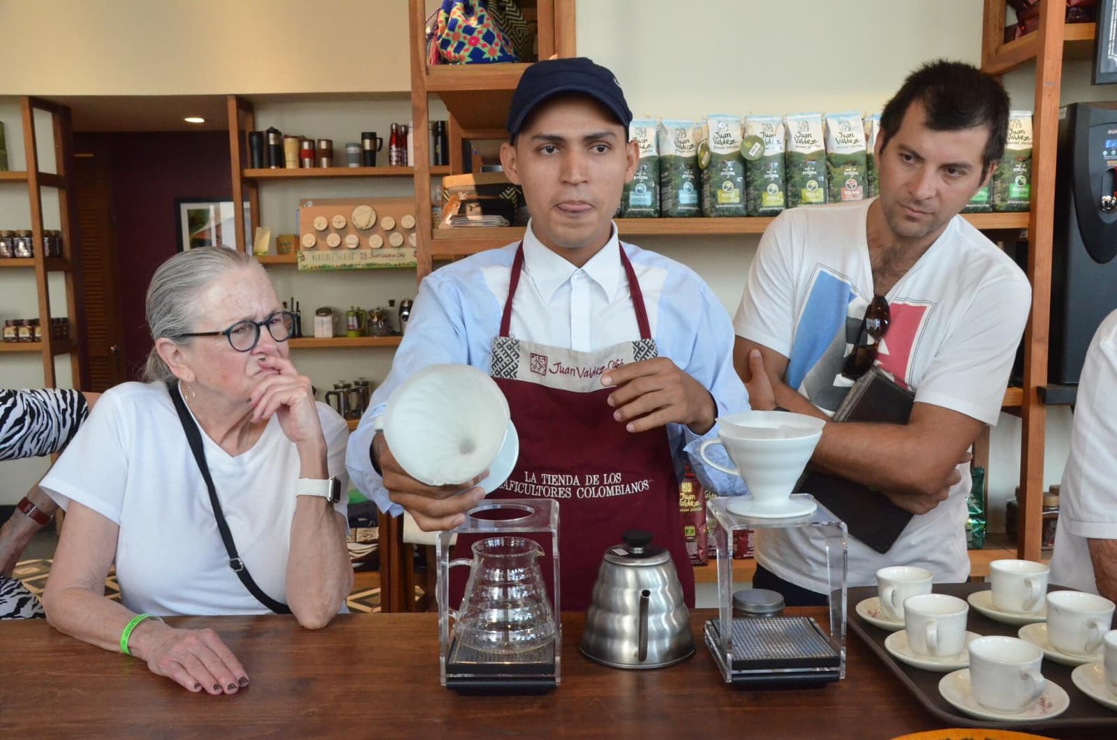 Preparación de café colombiano (foto tomada en Cartagena)