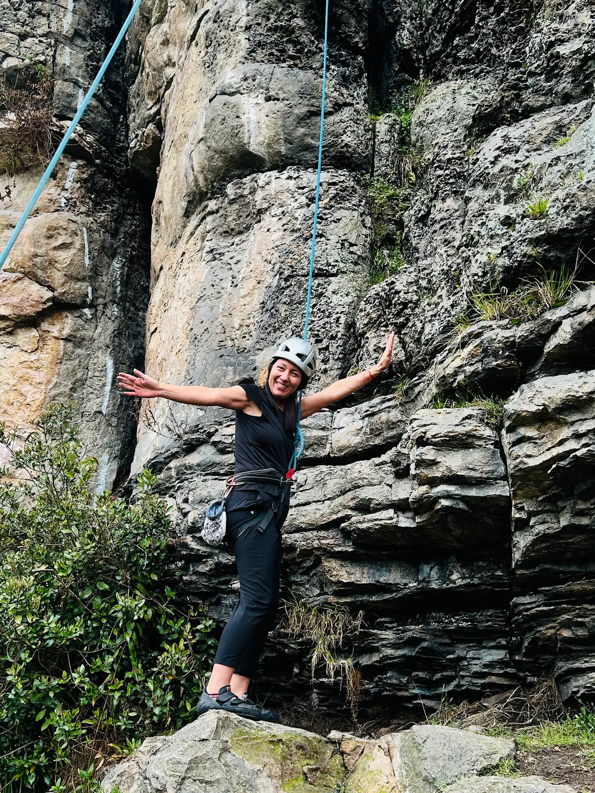 Escalada para principiantes en las rocas de Suesca