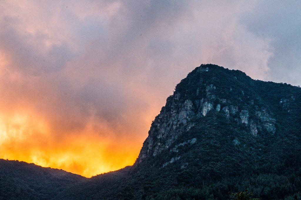 Sendero hacia la cima de la Peña de Juaica entre Tenjo y Tabio